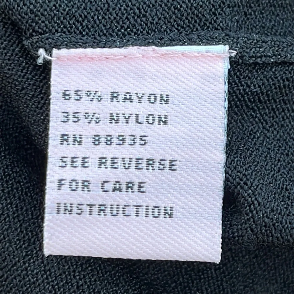 Black sweater with 3-D floral embellishments M - Picture 6 of 11